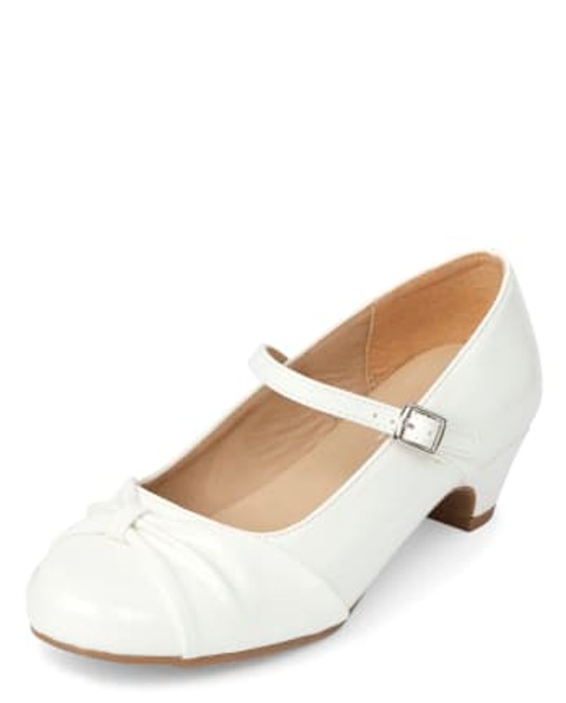 Place top children's shoes