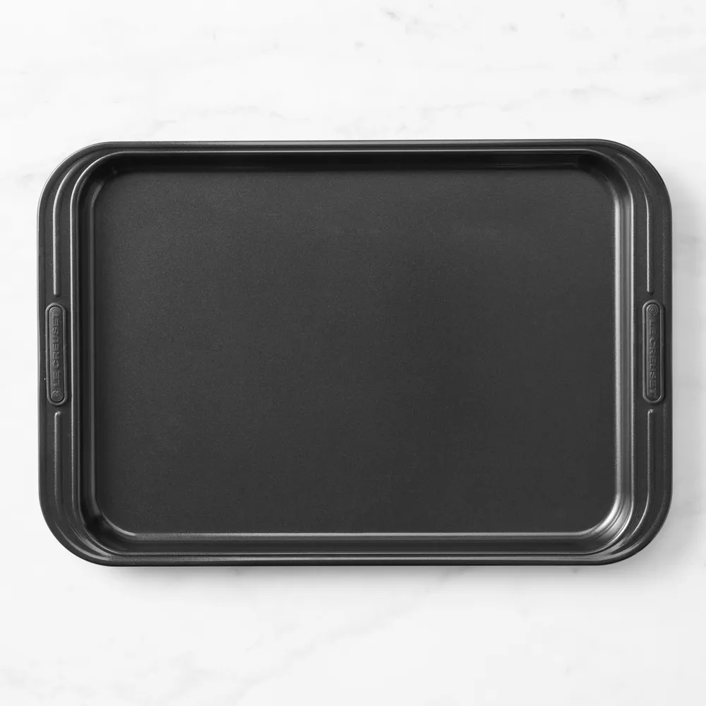 Le creuset baking outlet sheet