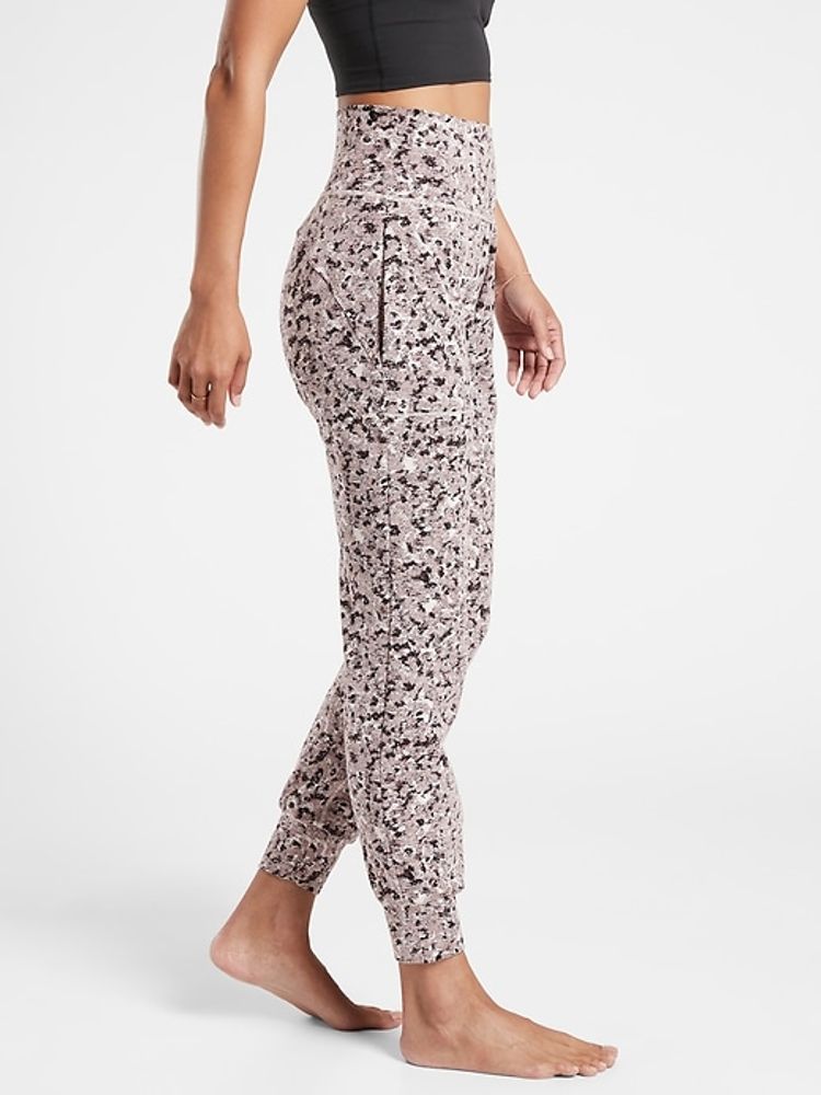 Athleta Salutation Textured Jogger Mall of America®