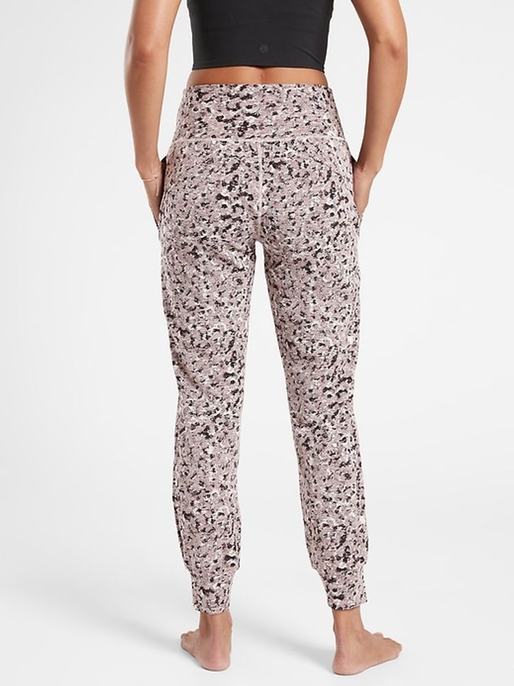 Athleta Salutation Textured Jogger Mall of America®