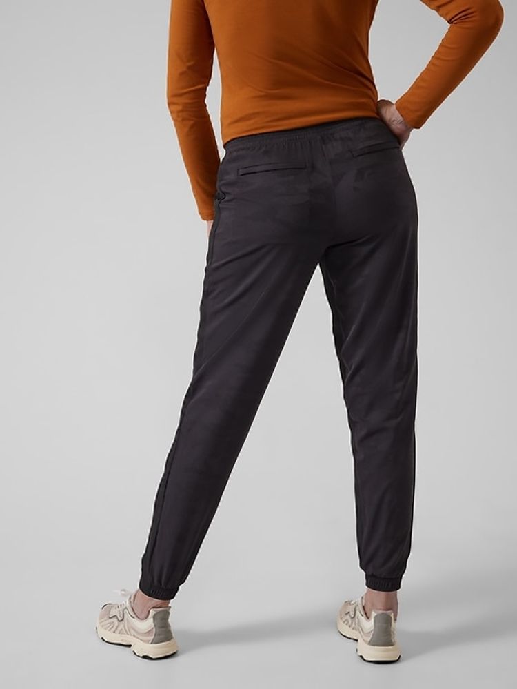 Athleta Brooklyn Lined Camo Jogger Mall of America®