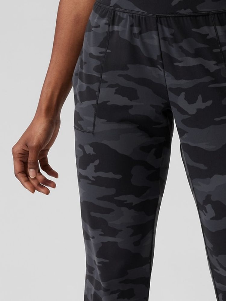 Athleta Salutation Jogger Camo Mall of America®