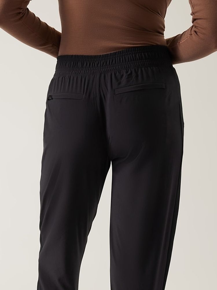 Athleta Brooklyn Jogger | Mall of America®