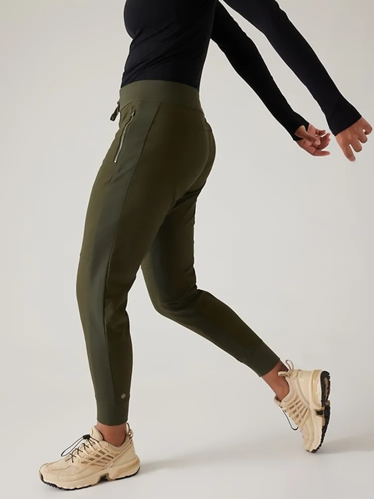 Athleta Headlands Hybrid Trek Jogger Mall of America®