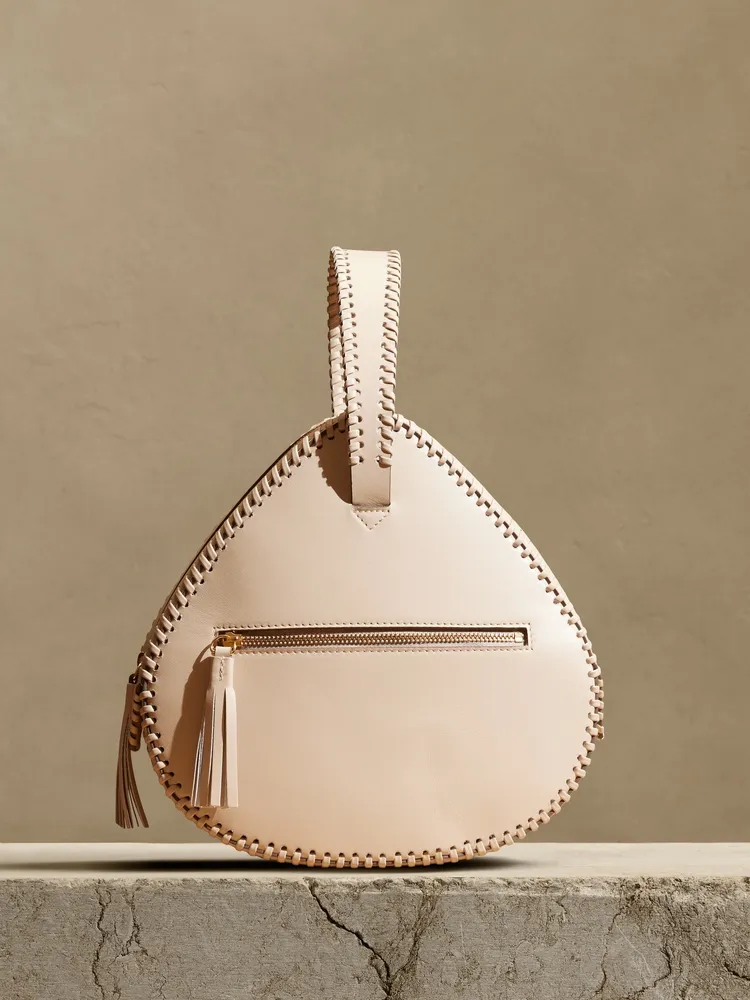 Banana Republic Triunfo Bag | Yorkdale Mall