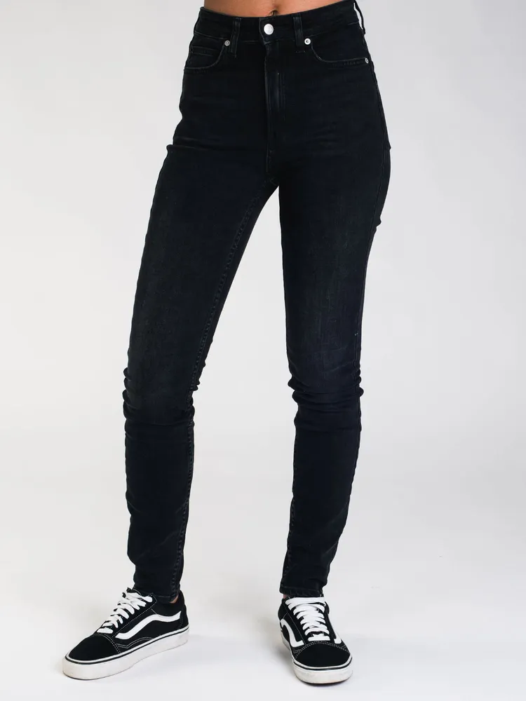 Clearance sales skinny jeans
