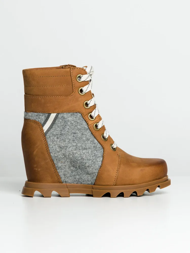 Boathouse WOMENS SOREL JOAN OF ARCTIC WEDGE III CLEARANCE