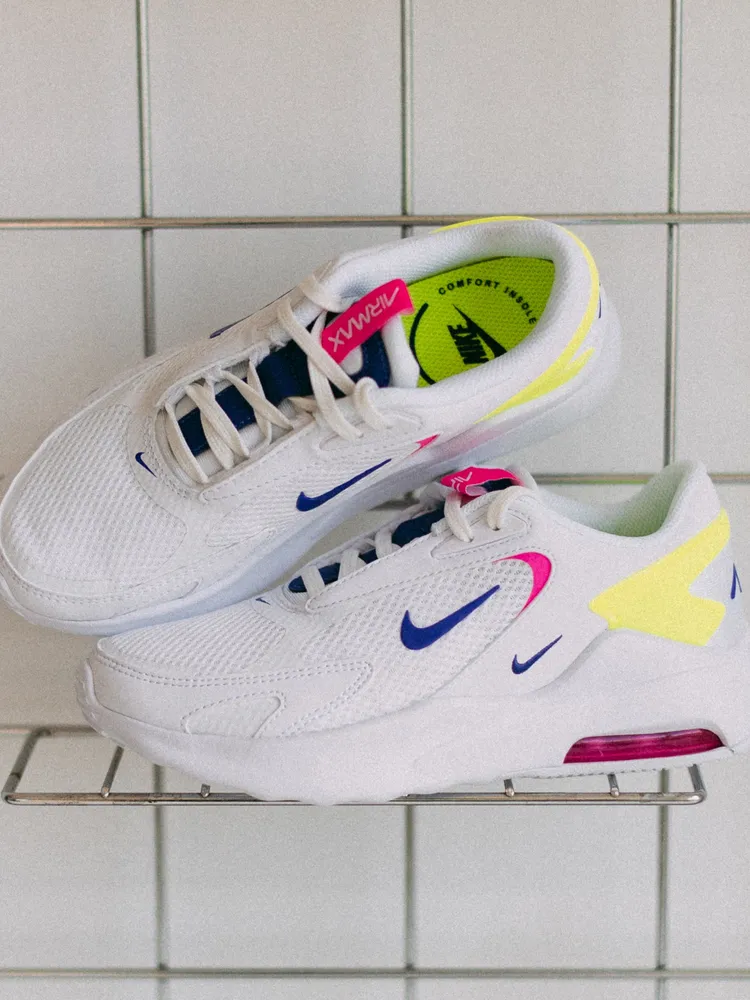 Womens nikes on clearance clearance