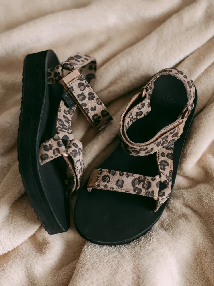 Teva leopard print sandals hot sale