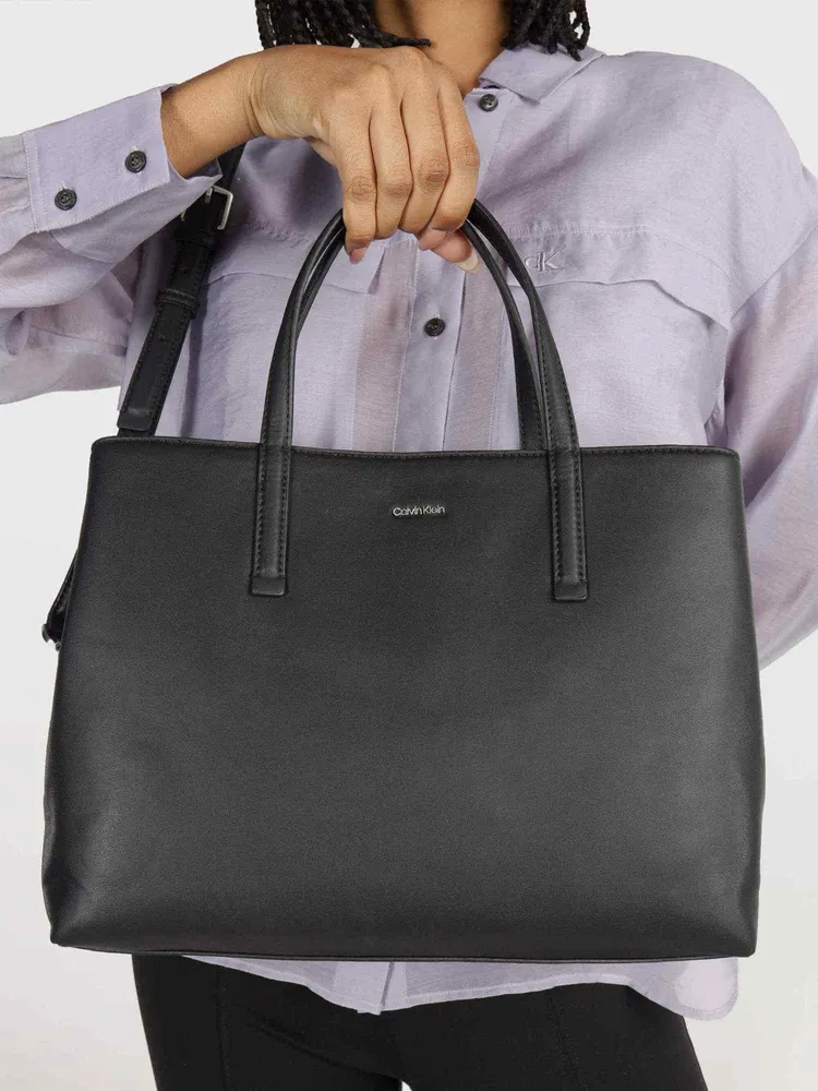 Precio de discount bolsas calvin klein