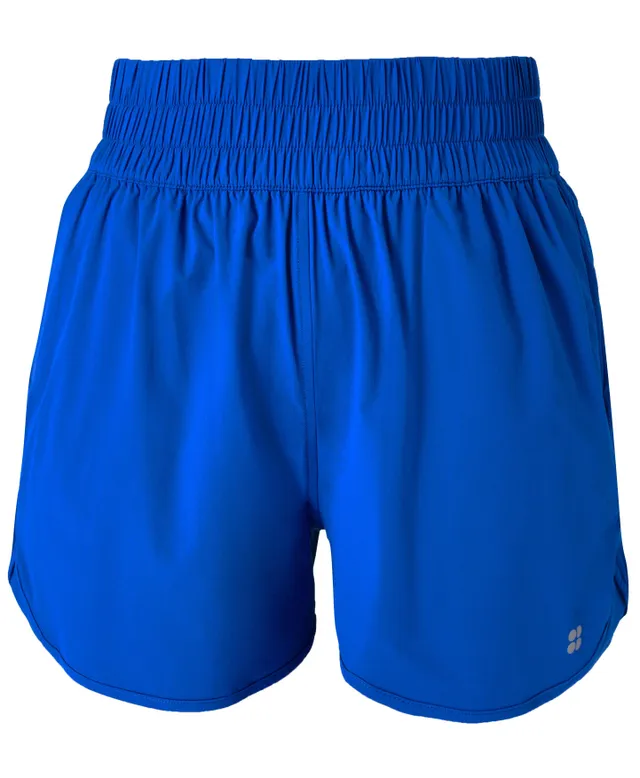 Shorts with clearance net