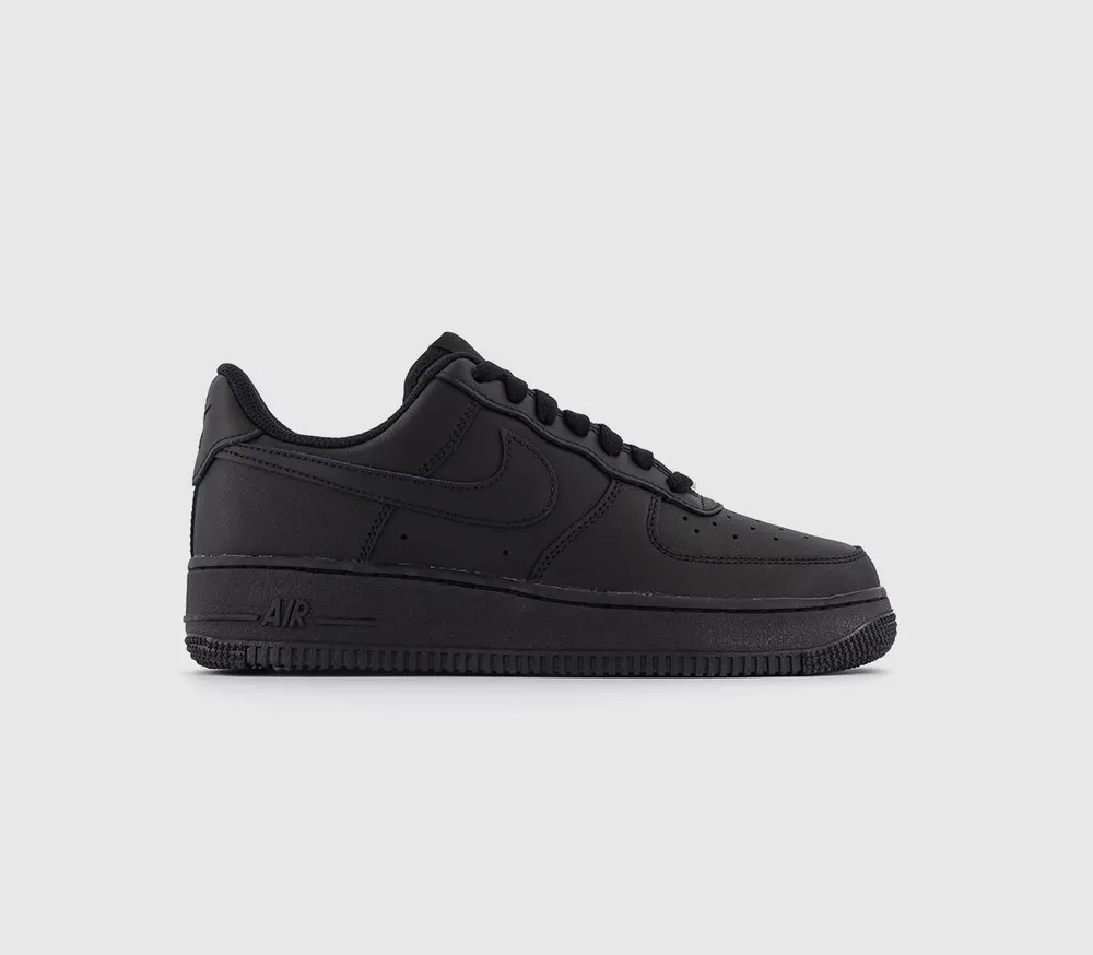 Black  and  white air outlet force 1 07 se trainers