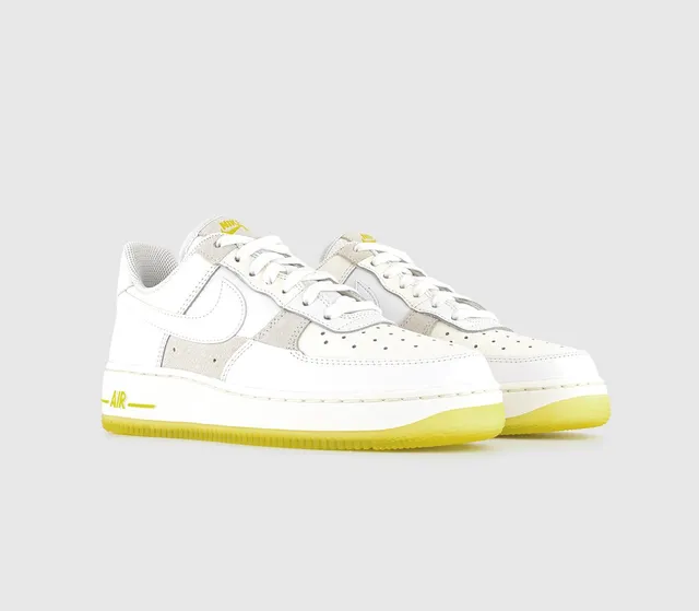 Nike with hot sale yellow tick