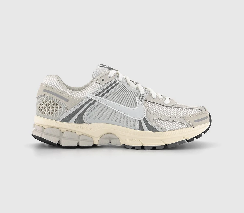 Nike light grey trainers hotsell