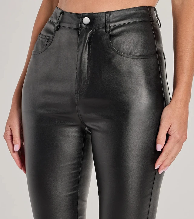 Windsor So Sleek Coated Faux Leather Capri Pants | Liberty Center