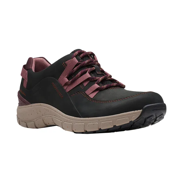 Clarks wave go online