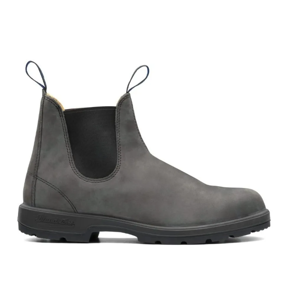 Sport sale chek blundstones