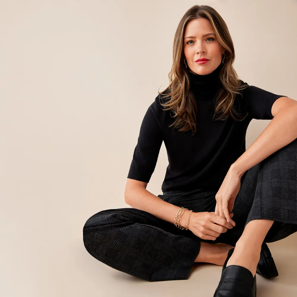 Elbow outlet length turtleneck