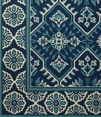 L.L. Bean Indoor/Outdoor Floral Border Rug | Mall of America®