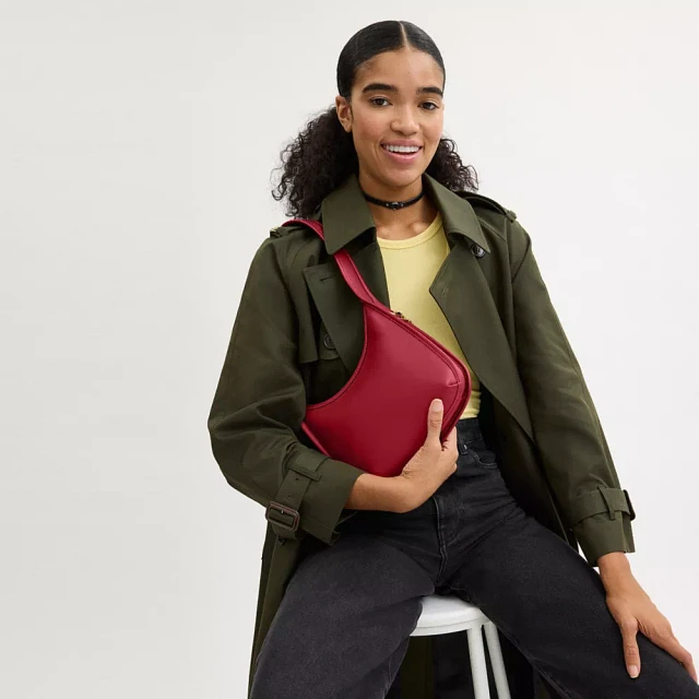 Coach Curve Zip Bag | Arden Fair