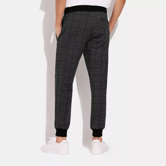 Essential Joggers Signature