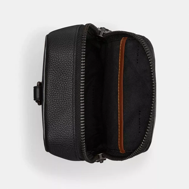 Gotham Sling Pack 13 ゴッサム スリング パック ★名入れ可 COACH® | Gotham Sling Pack 13 In Signature Canvas