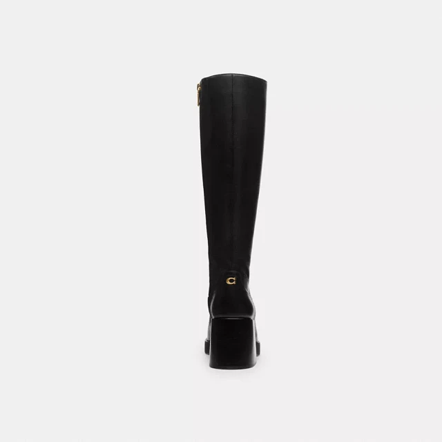 Coach Natasha Boot | Scarborough Town Centre