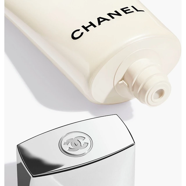 CHANEL ÉCLAT PREMIER LA MOUSSE 150ml CHANEL Éclat Premier La Mousse Brightening Cleansing Cream-to-foam