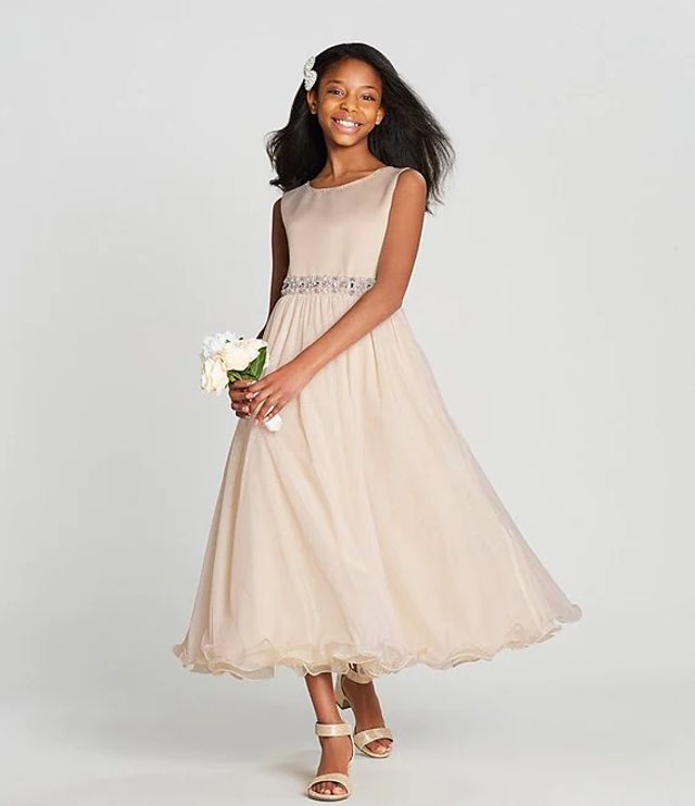 Chantilly deals place dress