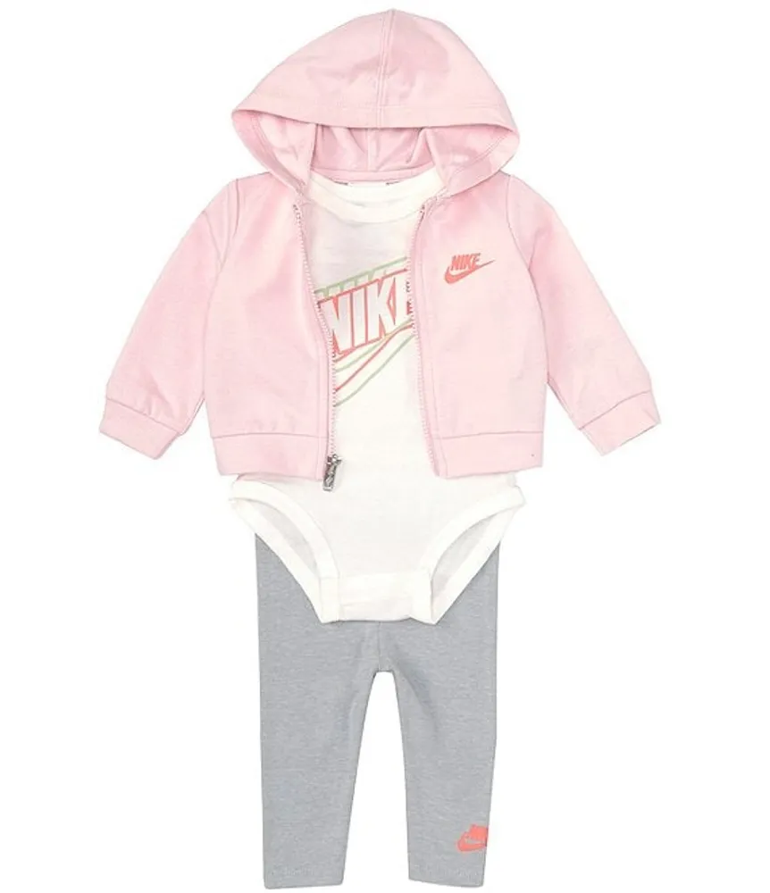Newborn baby hotsell girl nike
