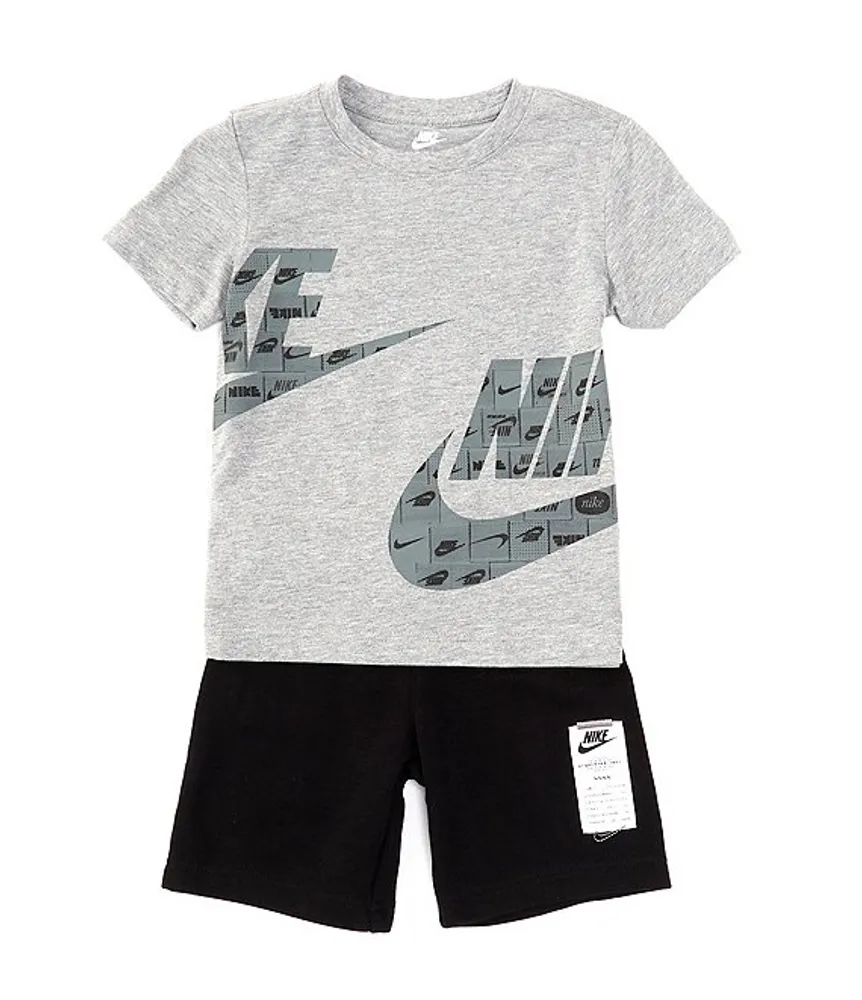 Nike t shirt store and shorts set