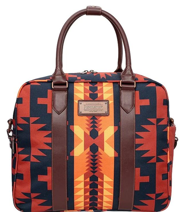 Actualizar 85+ imagen michael kors duffle bag dillards Thptnganamst