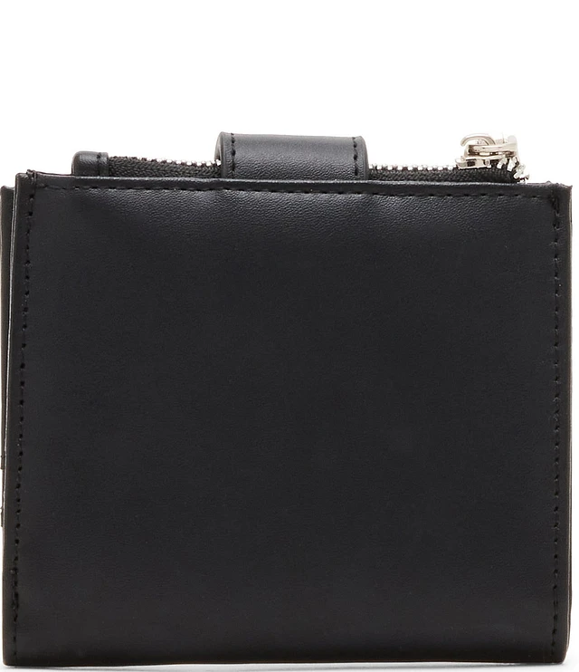 完売必至★【STEVE MADDEN】Bpauli チェーン付 ミニ ウォレット Steve Madden Bpauli Mini Wallet on a Chain | Brazos Mall