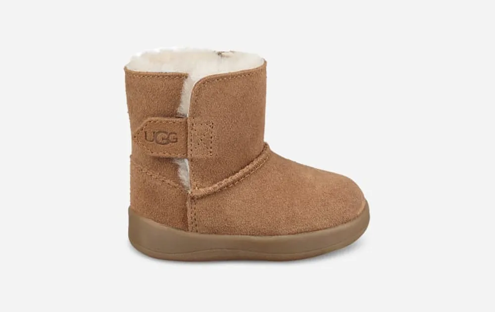 Pink shearling boots top