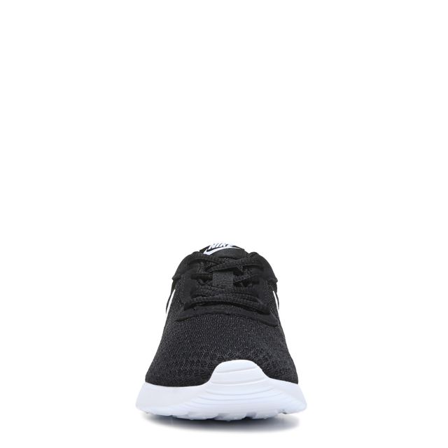 Nike tanjun famous best sale footwear