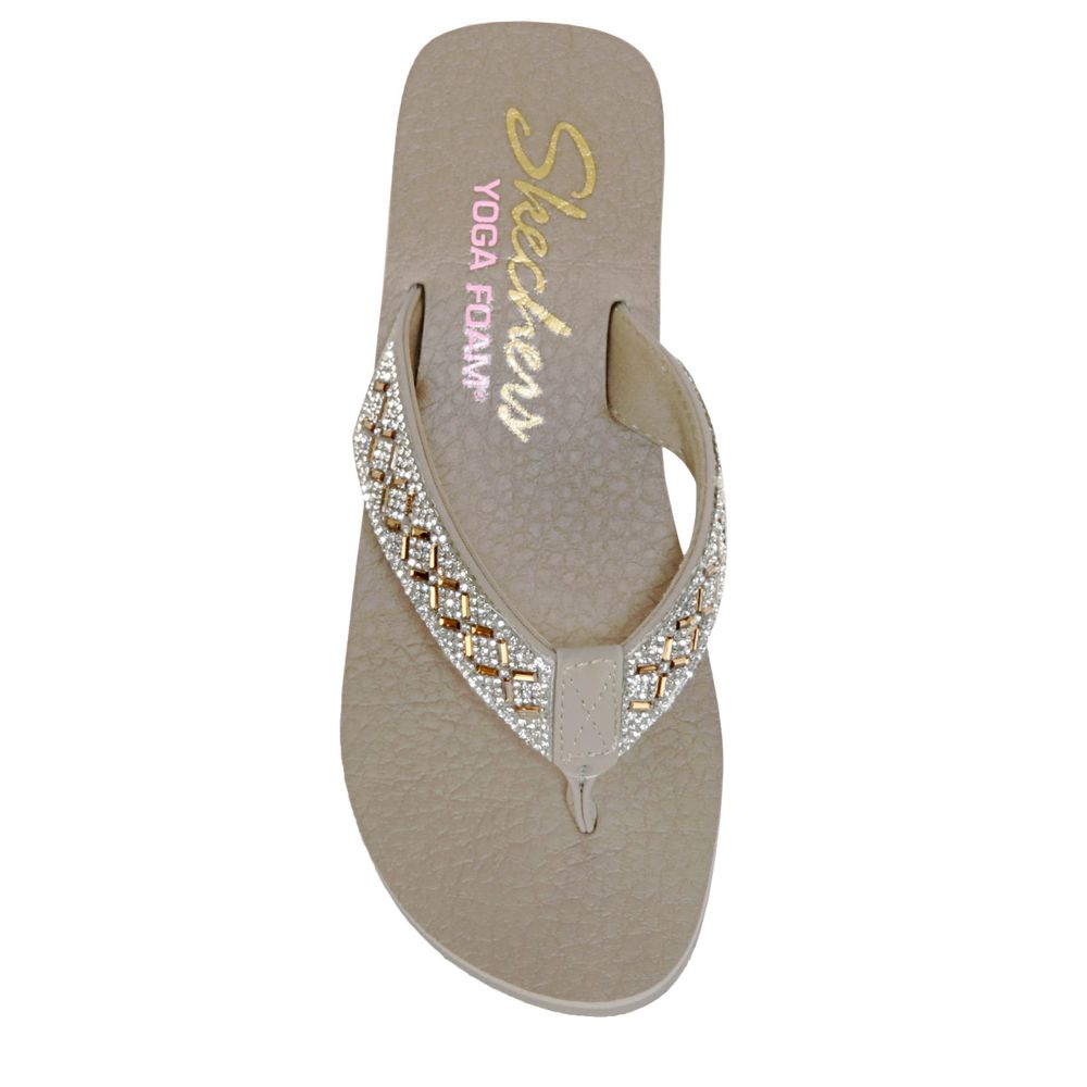 Jd sports skechers flip hot sale flops
