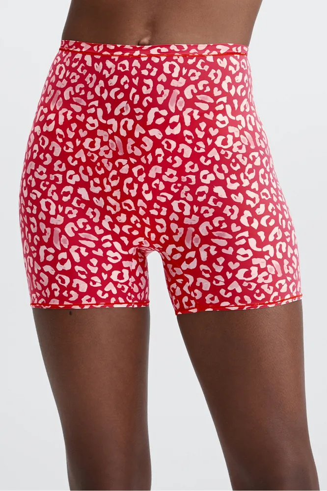 Fabletics cheetah 2024 biker shorts