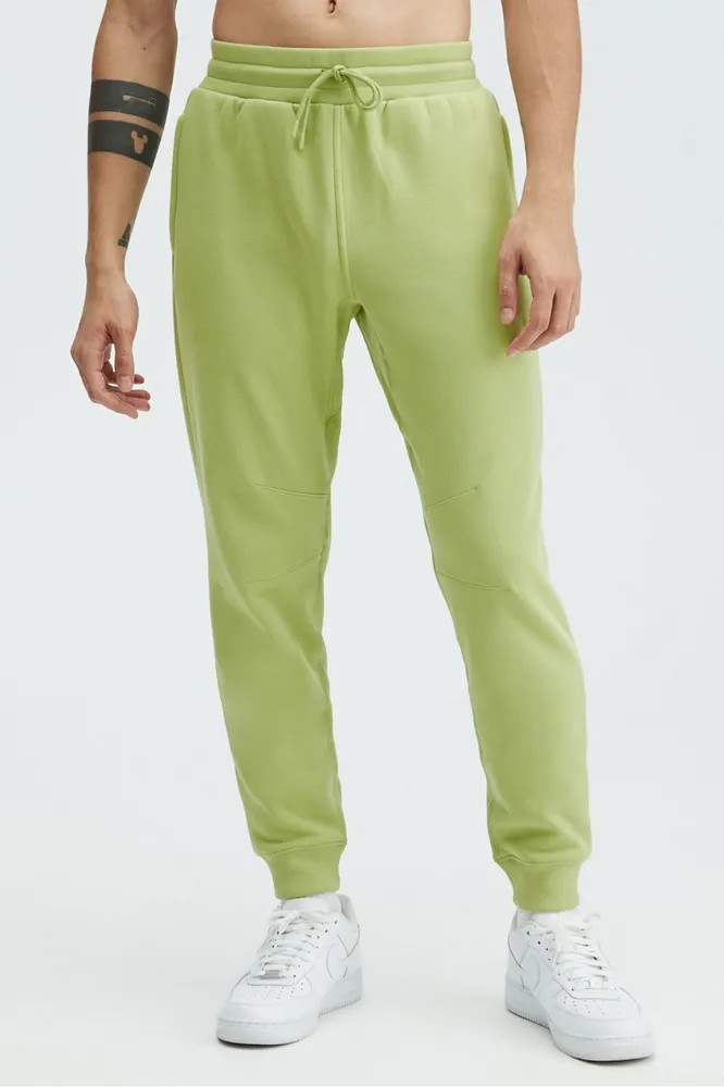 Fabletics Men The Go-To Jogger male Fennel Size | The Summit