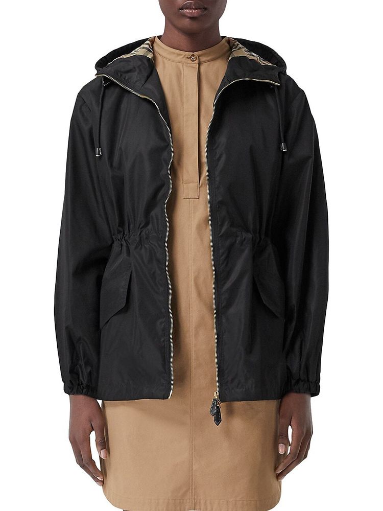 Arriba 72+ imagen burberry cotswold boxy quilted logo jacket Abzlocal.mx