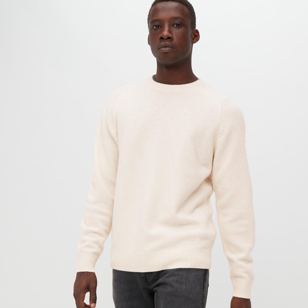 UNIQLO PREMIUM LAMBSWOOL CREW NECK SWEATER | Coquitlam Centre