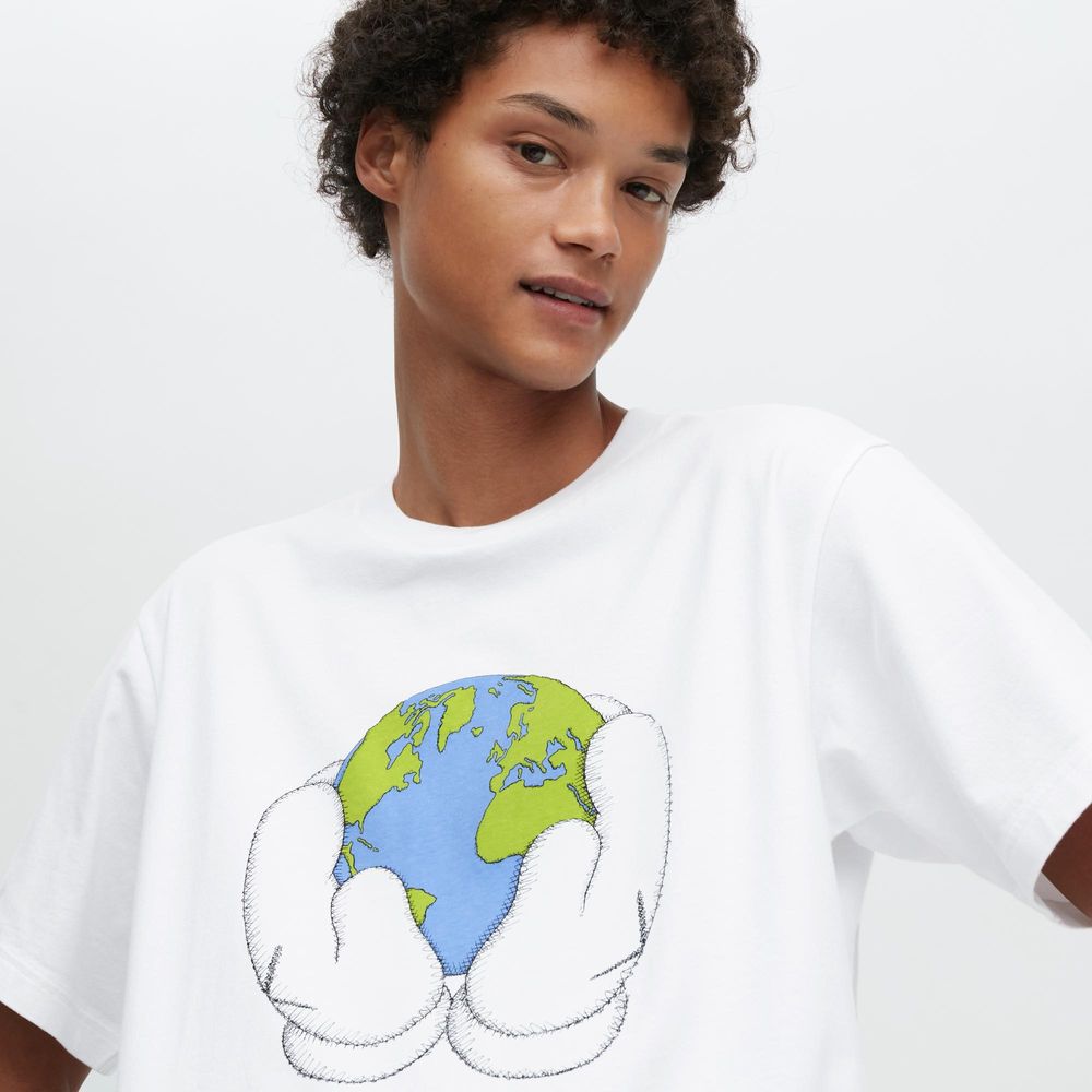 UNIQLO PEACE FOR ALL (Kaws) (Short-Sleeve Graphic T-Shirt) | Pike