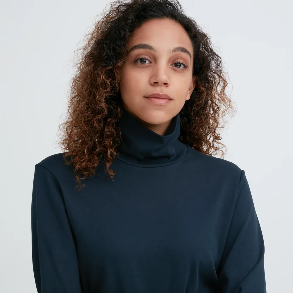 Uniqlo black outlet turtleneck