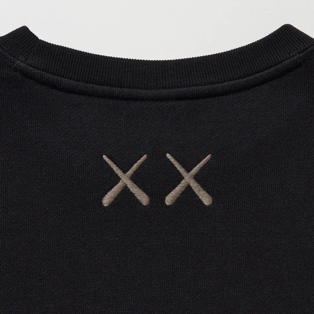 Uniqlo x KAWS Long-Sleeve Sweatshirt 2023 Black Size XL NWT