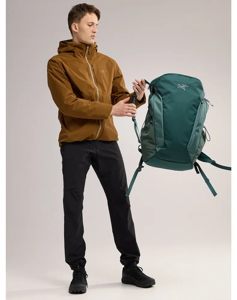 Arc'teryx Mantis 30 Backpack | Yorkdale Mall