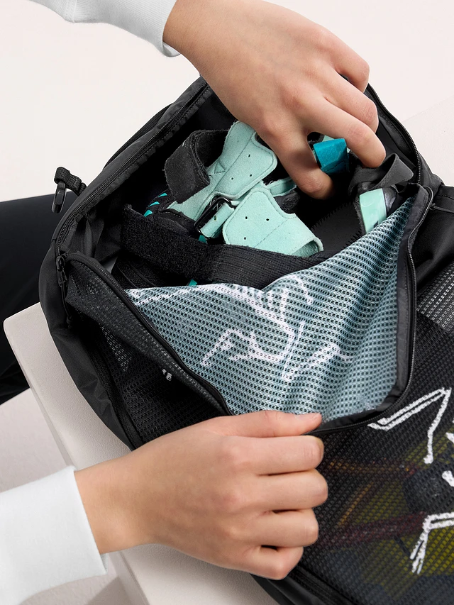 Arc'teryx Ion Gear Organizer | Mall of America®