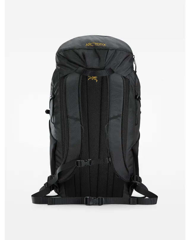 Arc'teryx Mantis 26 Backpack | Yorkdale Mall