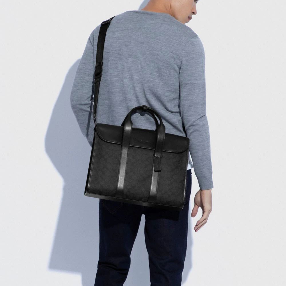 Coach Gotham Portfolio In Signature Canvas | Mall of America®