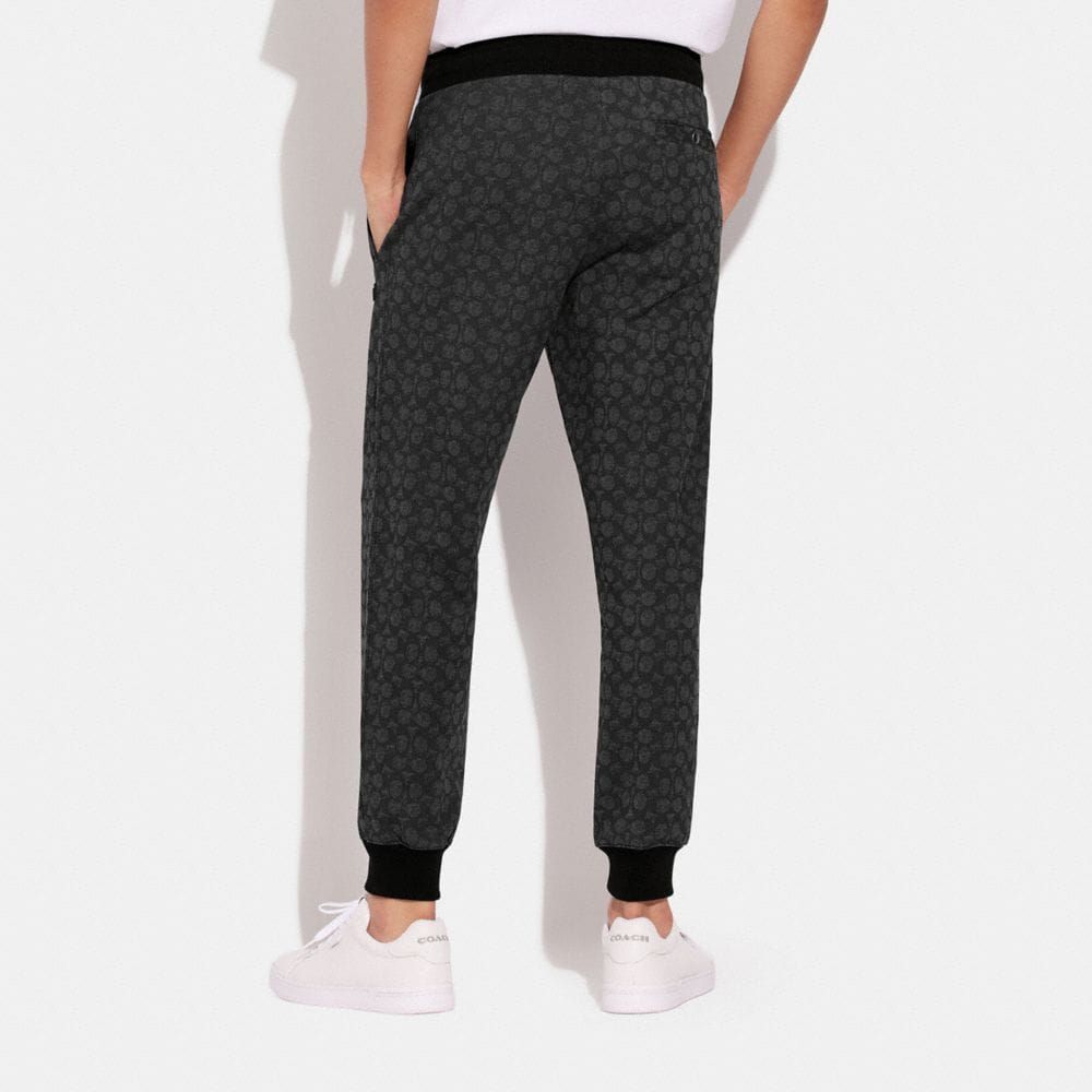 Coach Essential Joggers Signature | Mall of America®