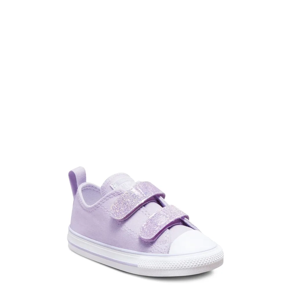 Chuck taylor best sale toddler sneakers