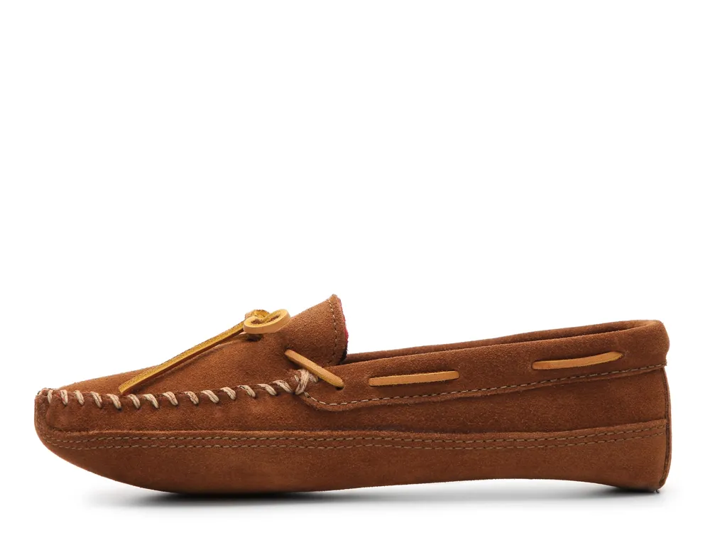 Dsw hot sale minnetonka slippers